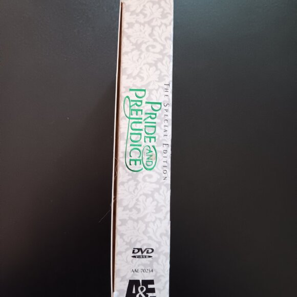 Pride and Prejudice 1995 deluxe edition dvd set - Picture 2 of 5